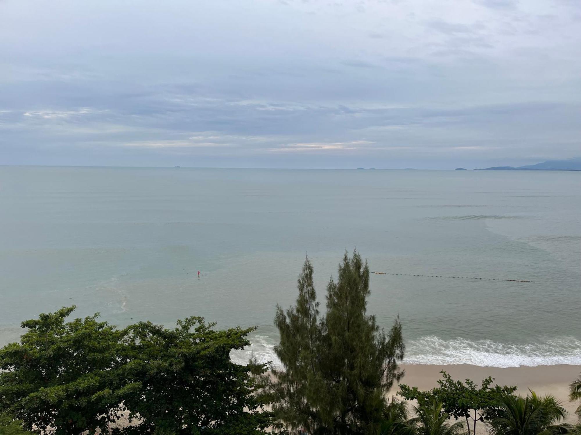 Готель Paradise By The Sea In Penang By Veron At Rainbow Paradise Танджунг-Бунгах Екстер'єр фото