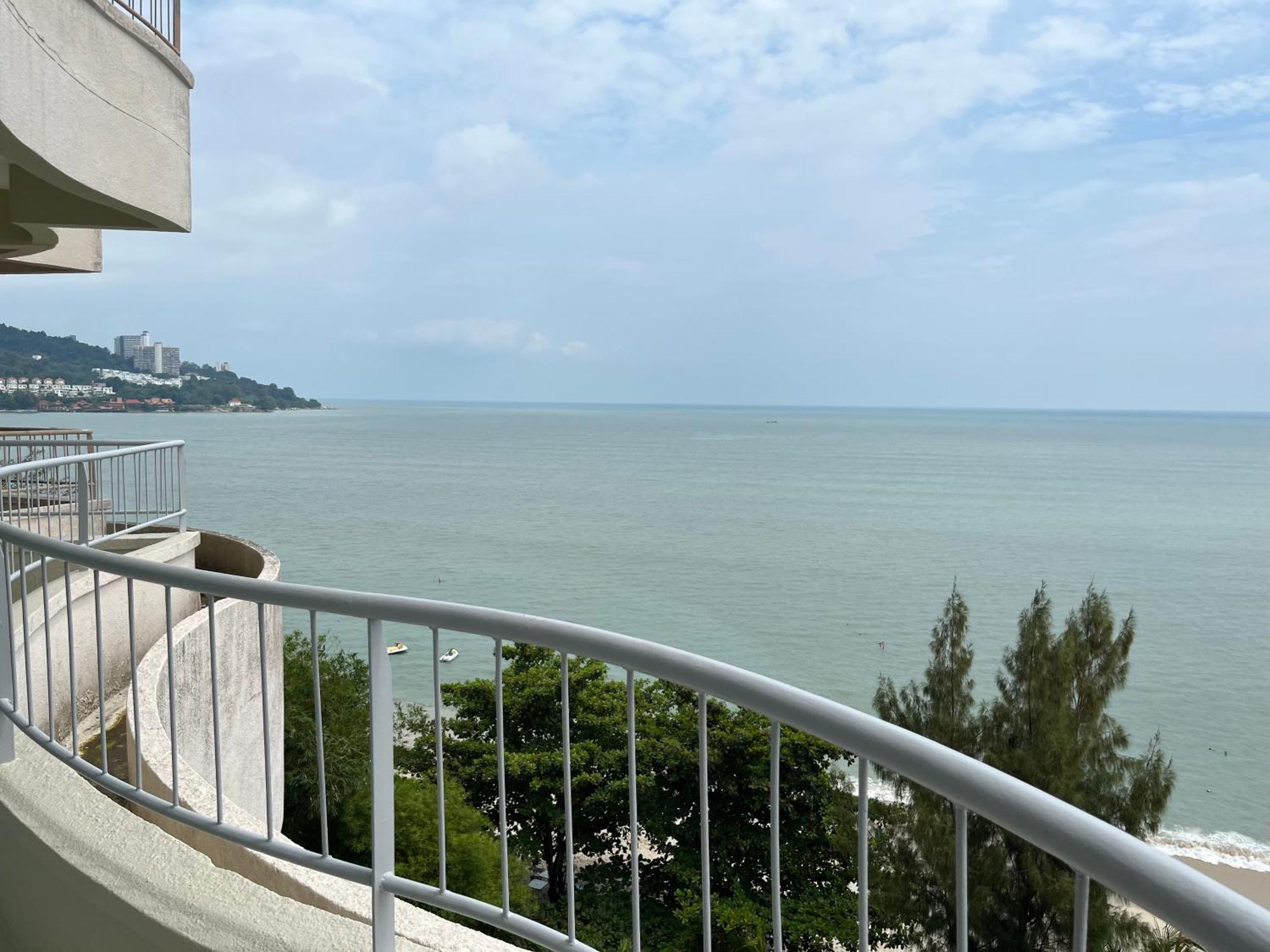 Готель Paradise By The Sea In Penang By Veron At Rainbow Paradise Танджунг-Бунгах Екстер'єр фото