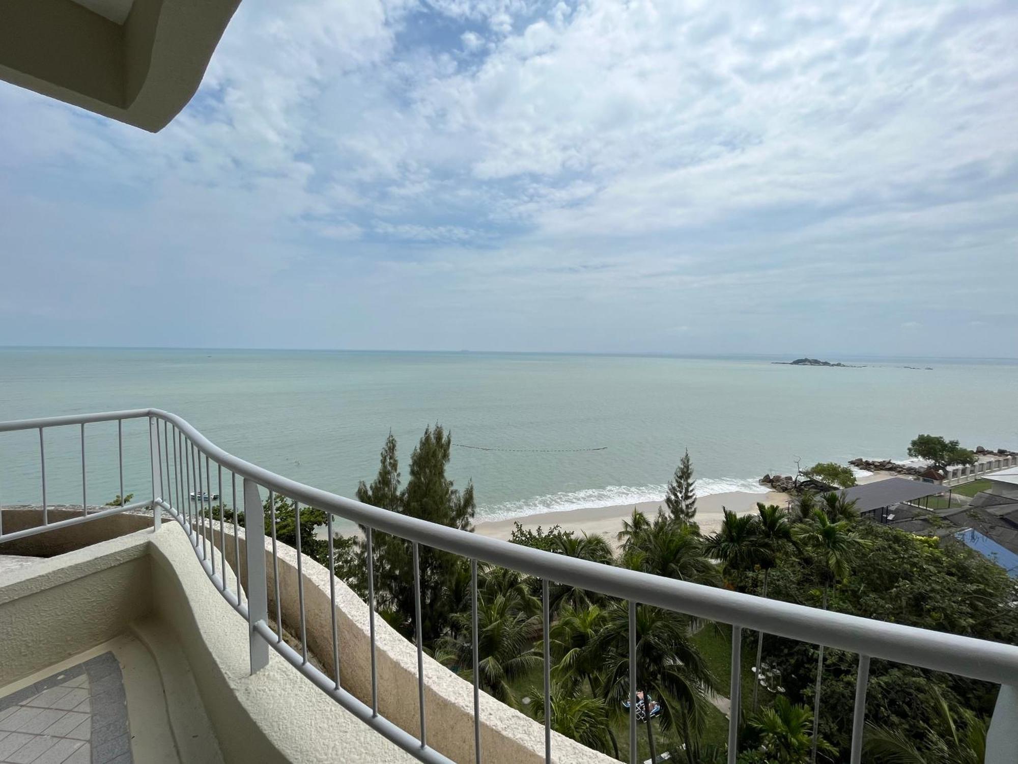 Готель Paradise By The Sea In Penang By Veron At Rainbow Paradise Танджунг-Бунгах Екстер'єр фото